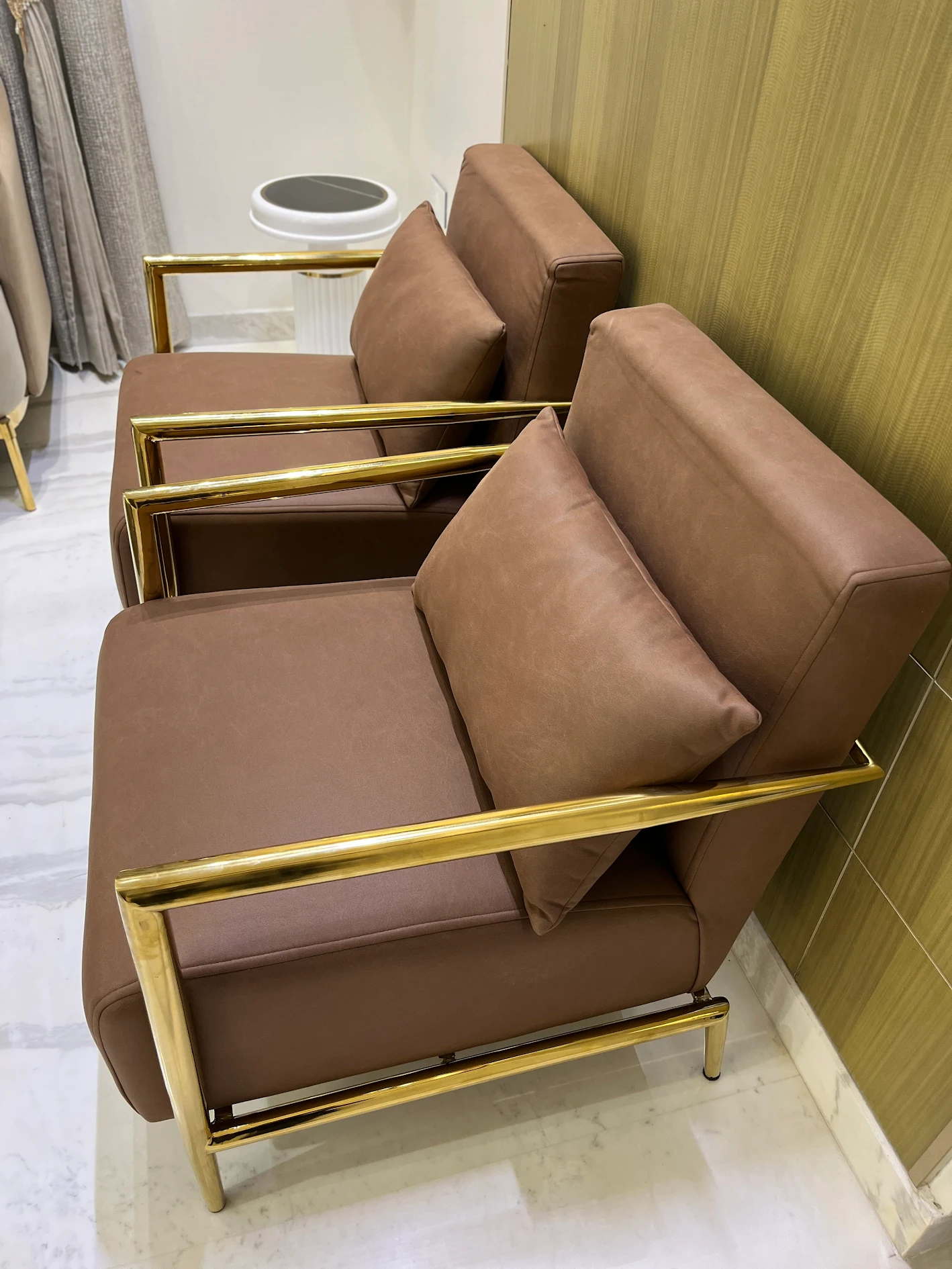 Horizontal Eight dining furniture